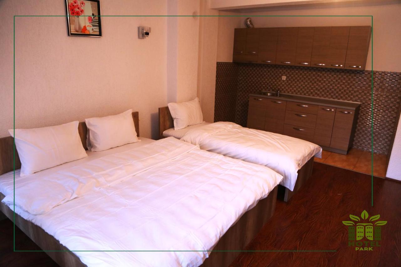 Hotel Park Pristina Exterior foto